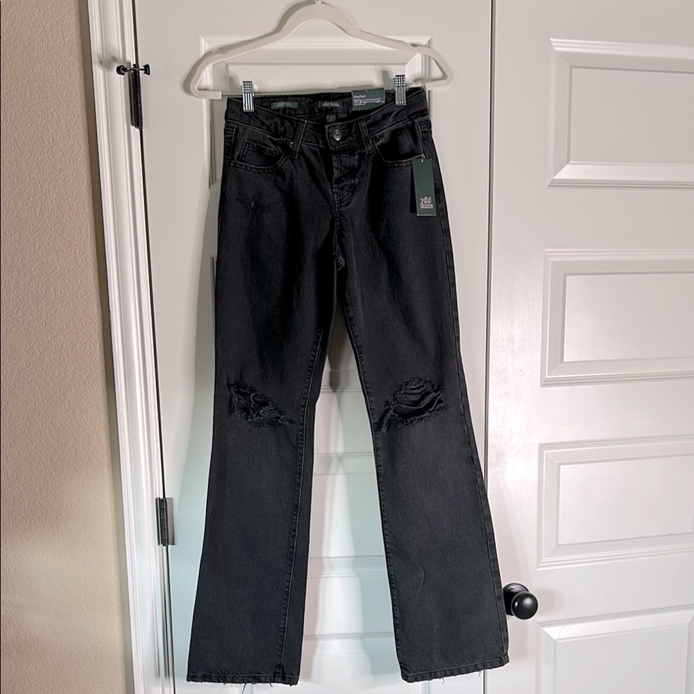 Women's Black Distressed Jeans